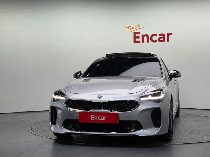 Kia Stinger 3.3 AWD GT - САМО 30% АВАНС, снимка 3 - Автомобили и джипове - 55998794