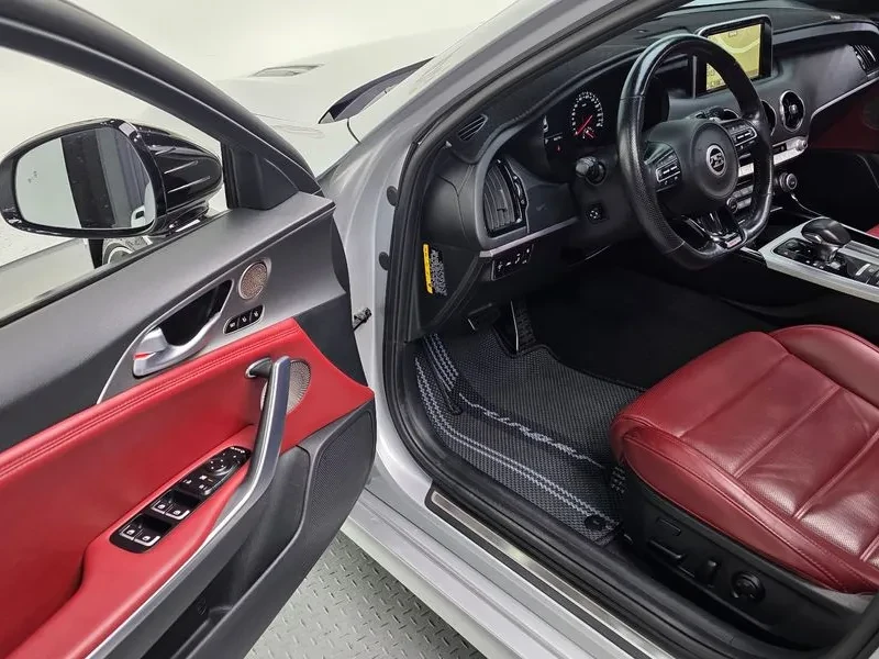Kia Stinger 3.3 AWD GT - САМО 30% АВАНС, снимка 13 - Автомобили и джипове - 55998794