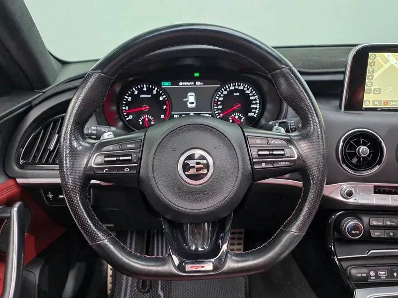 Kia Stinger 3.3 AWD GT - САМО 30% АВАНС, снимка 15 - Автомобили и джипове - 55998794