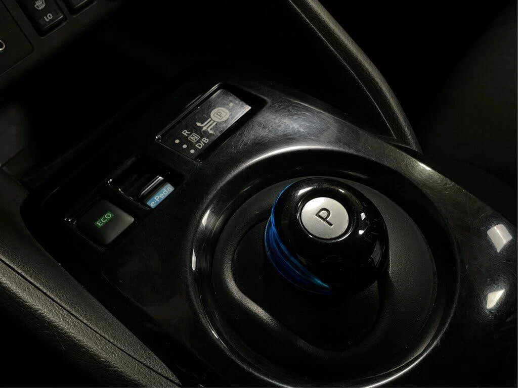 Nissan Leaf  *  *    *   *  | Mobile.bg   12