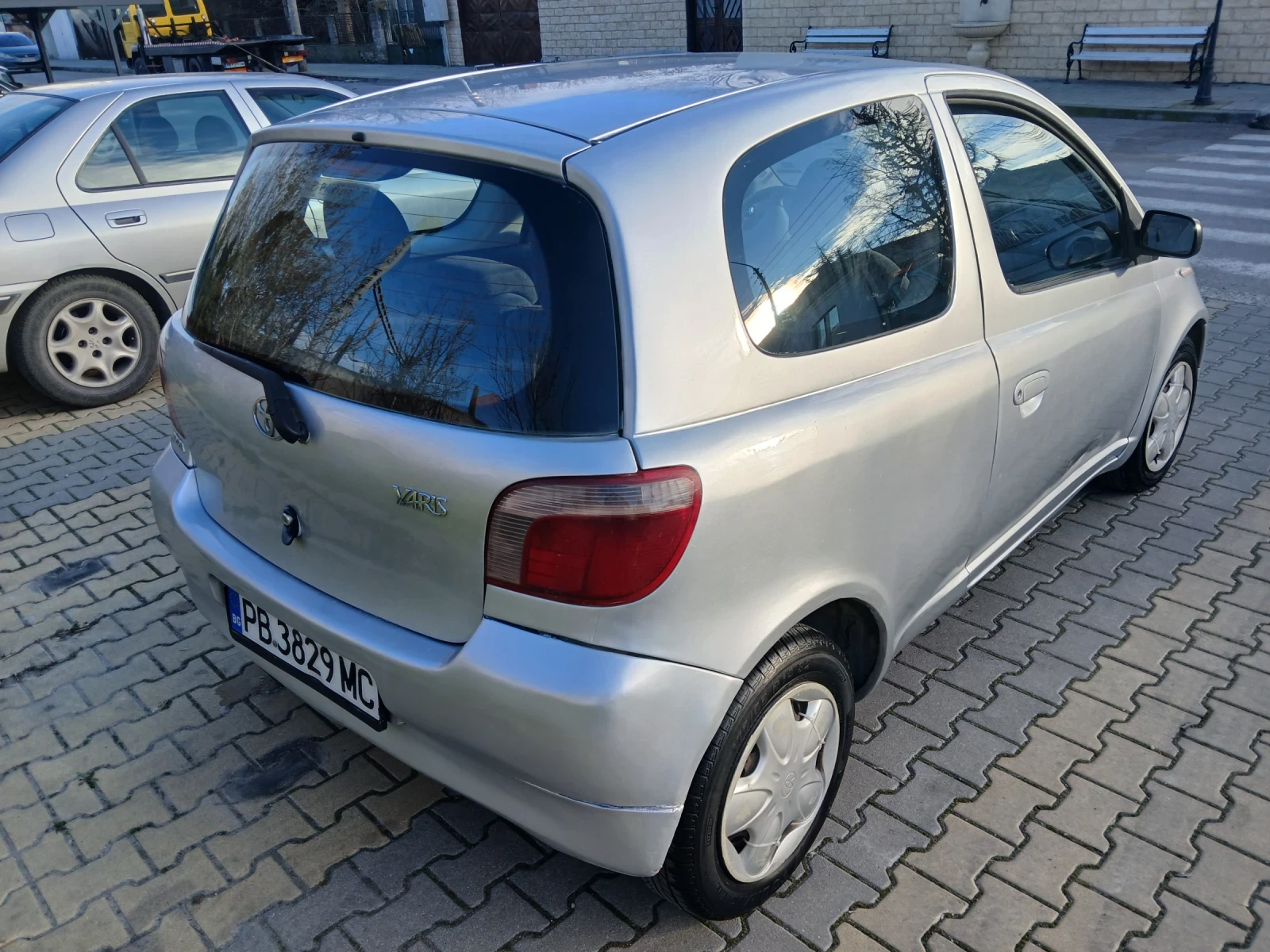 Toyota Yaris  - изображение 3