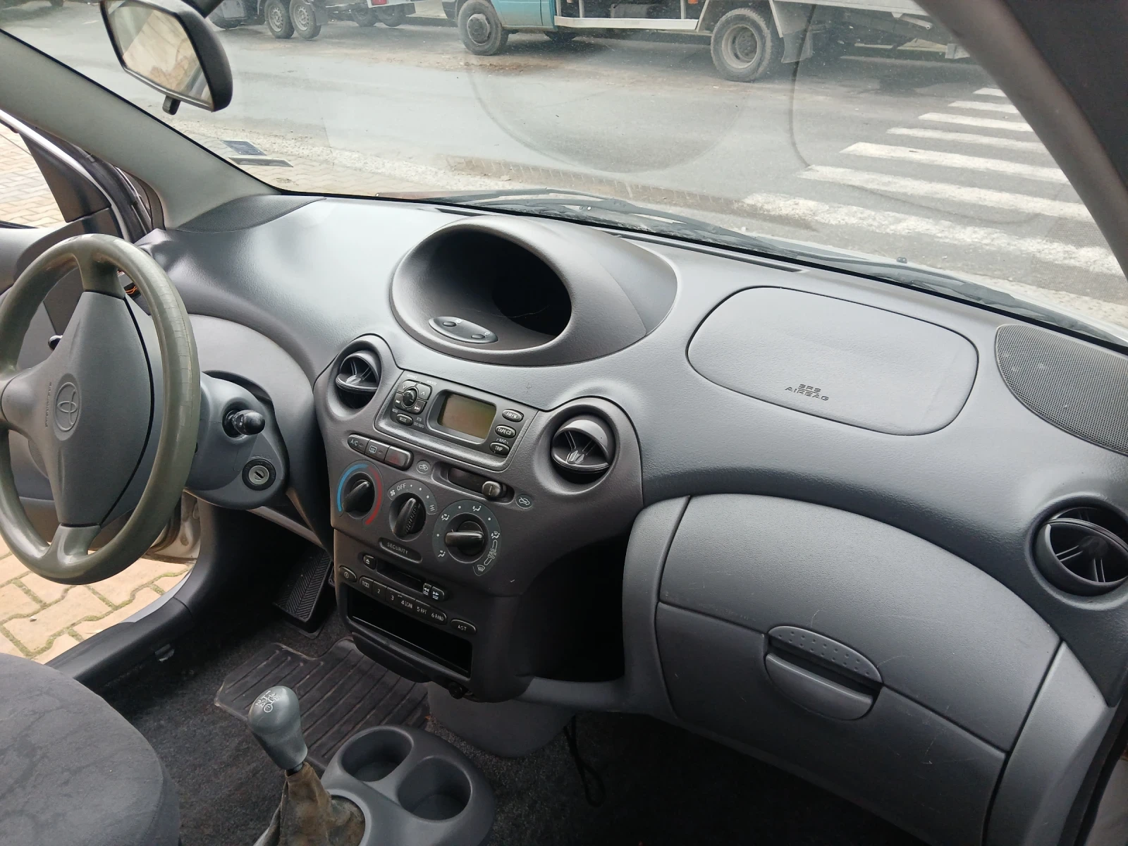 Toyota Yaris  - изображение 4