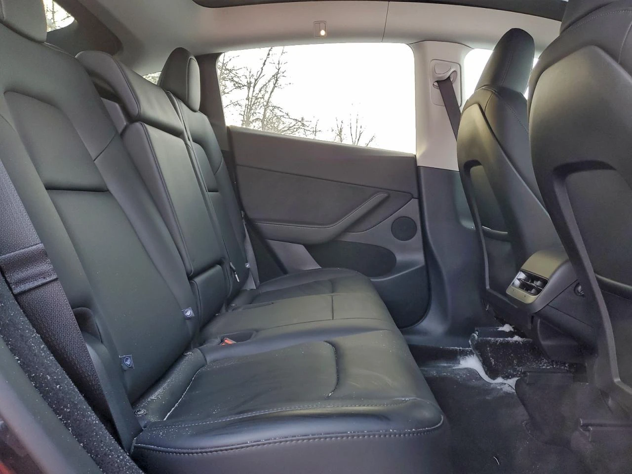 Tesla Model Y Long Range AWD 425кс, снимка 11 - Автомобили и джипове - 53903374