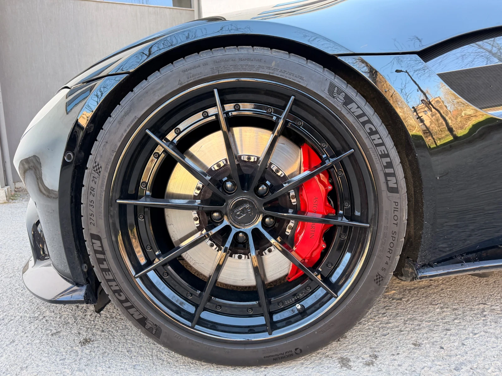 Aston Martin V8 Vantage F1 EDITION, снимка 16 - Автомобили и джипове - 54140144