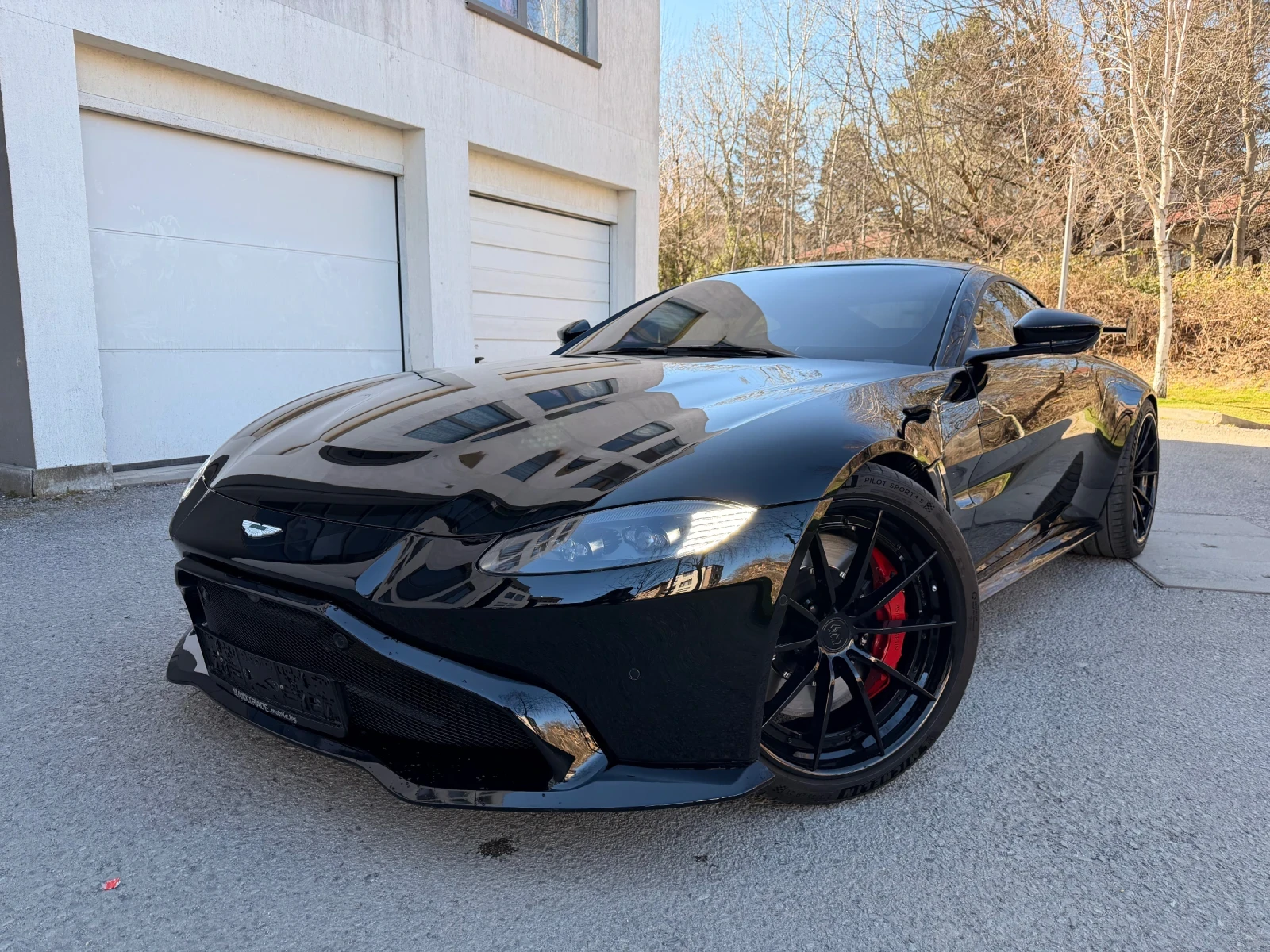 Aston Martin V8 Vantage F1 EDITION, снимка 3 - Автомобили и джипове - 54140144