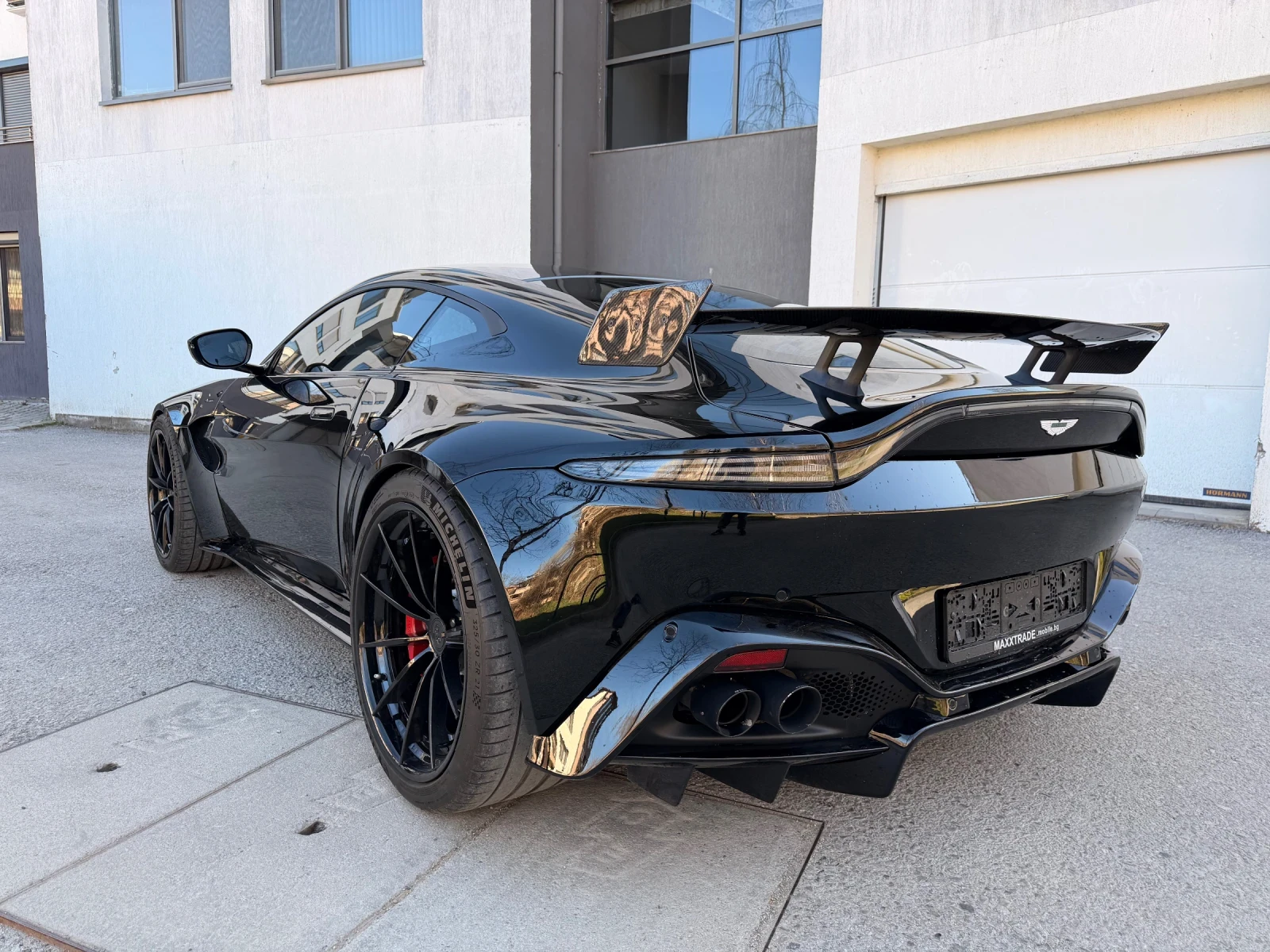 Aston Martin V8 Vantage F1 EDITION, снимка 5 - Автомобили и джипове - 54140144