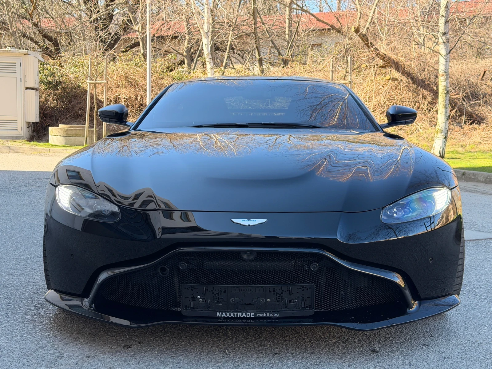 Aston Martin V8 Vantage F1 EDITION, снимка 2 - Автомобили и джипове - 54140144