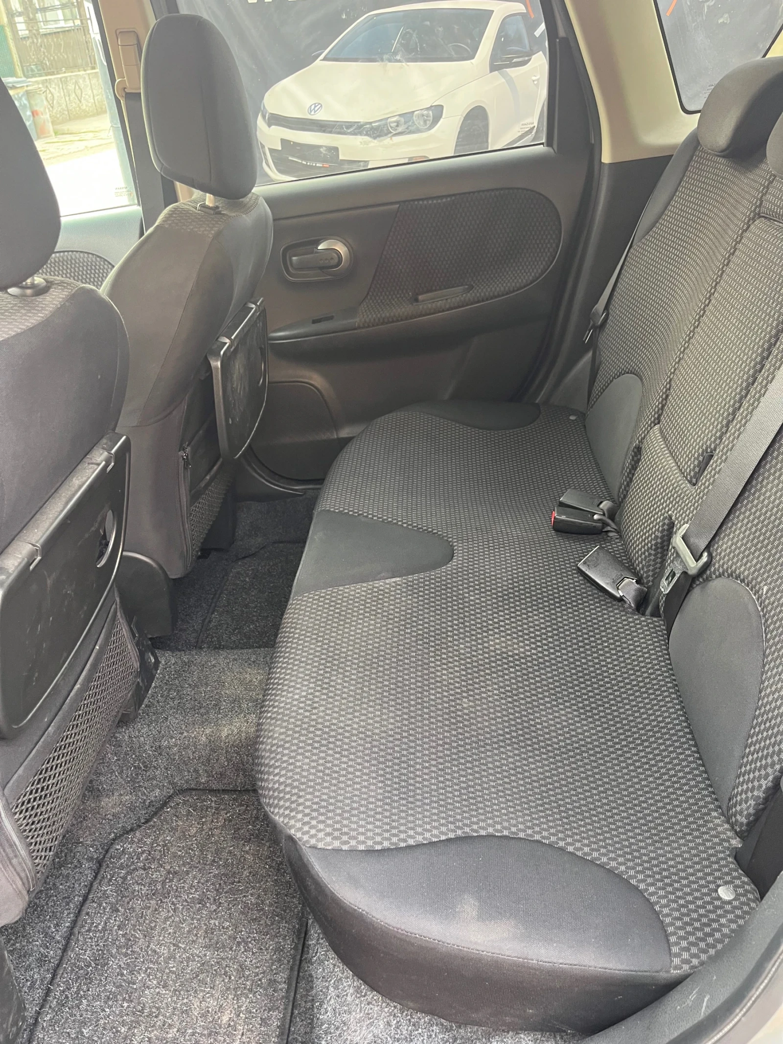 Nissan Note 1.6i - Automatic - KEYLESS , снимка 10 - Автомобили и джипове - 54219925