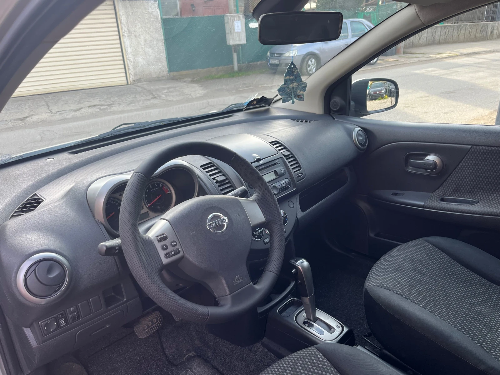 Nissan Note 1.6i - Automatic - KEYLESS , снимка 9 - Автомобили и джипове - 54219925