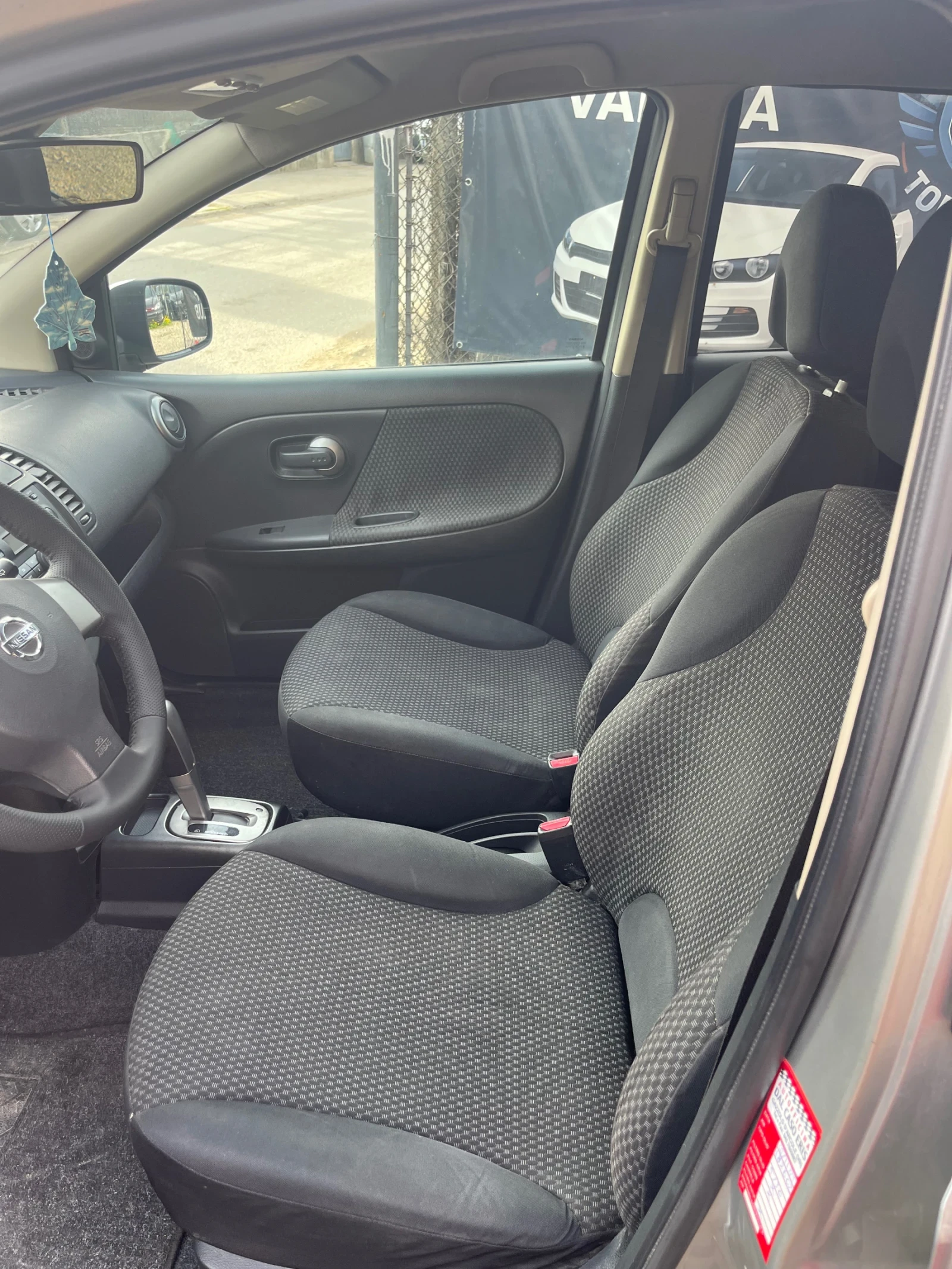 Nissan Note 1.6i - Automatic - KEYLESS , снимка 8 - Автомобили и джипове - 54219925