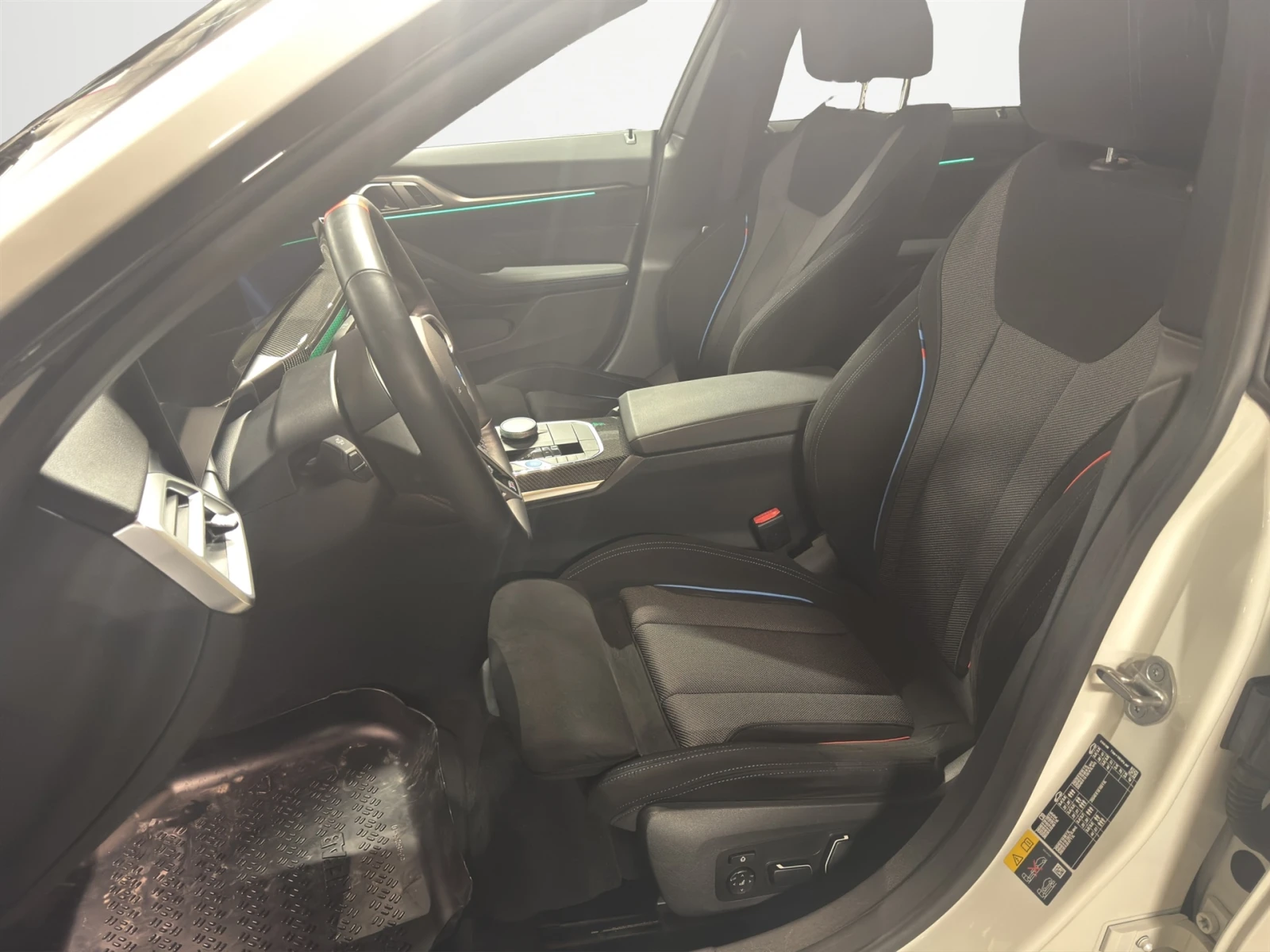 BMW i4 M50 xDrive Гран Купе, снимка 6 - Автомобили и джипове - 54371032