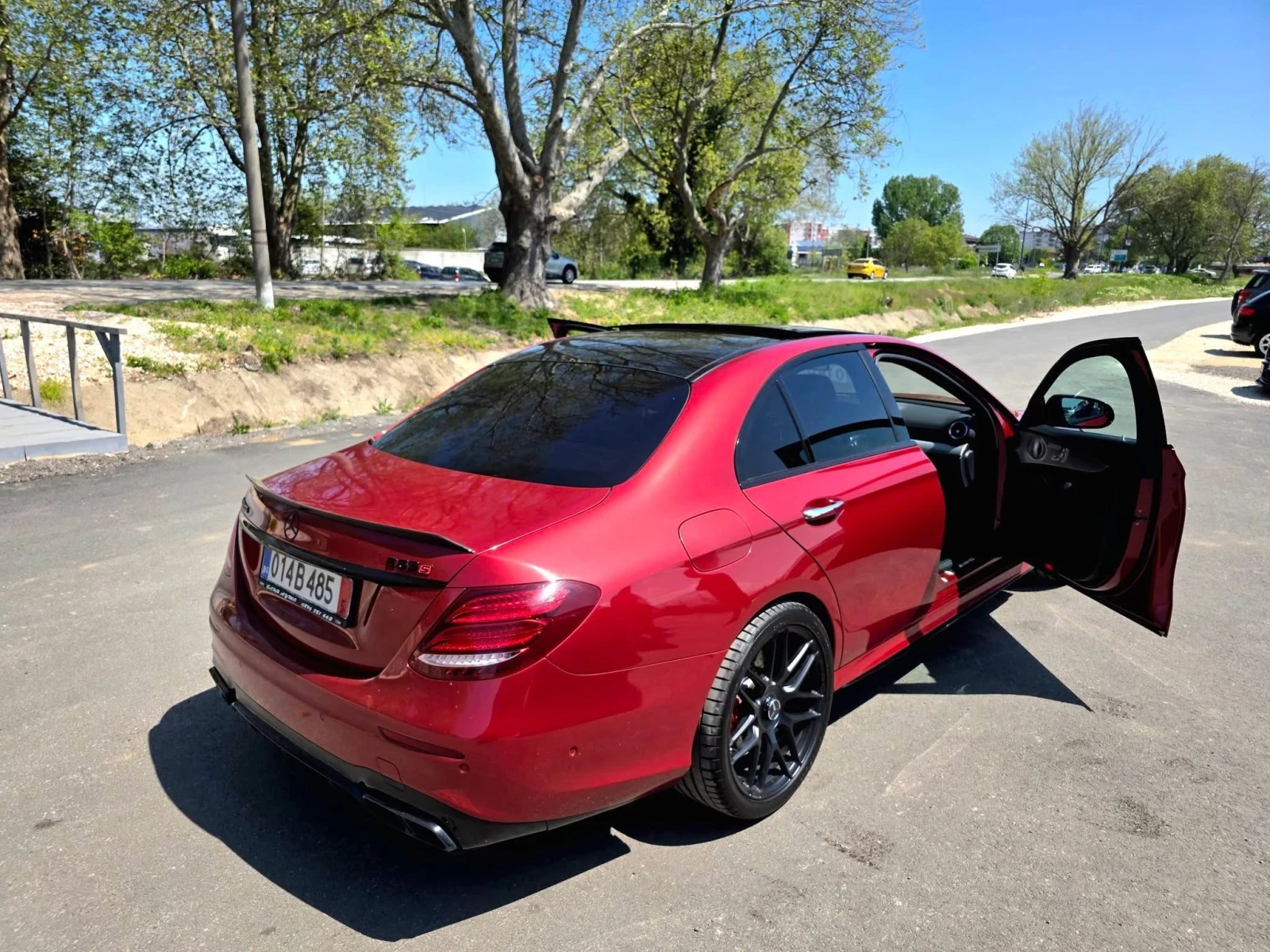 Mercedes-Benz E 63 AMG S V8 BITURBO ПАНО BURM HUD 360 ЛИЗИНГ 100%, снимка 5 - Автомобили и джипове - 54413265