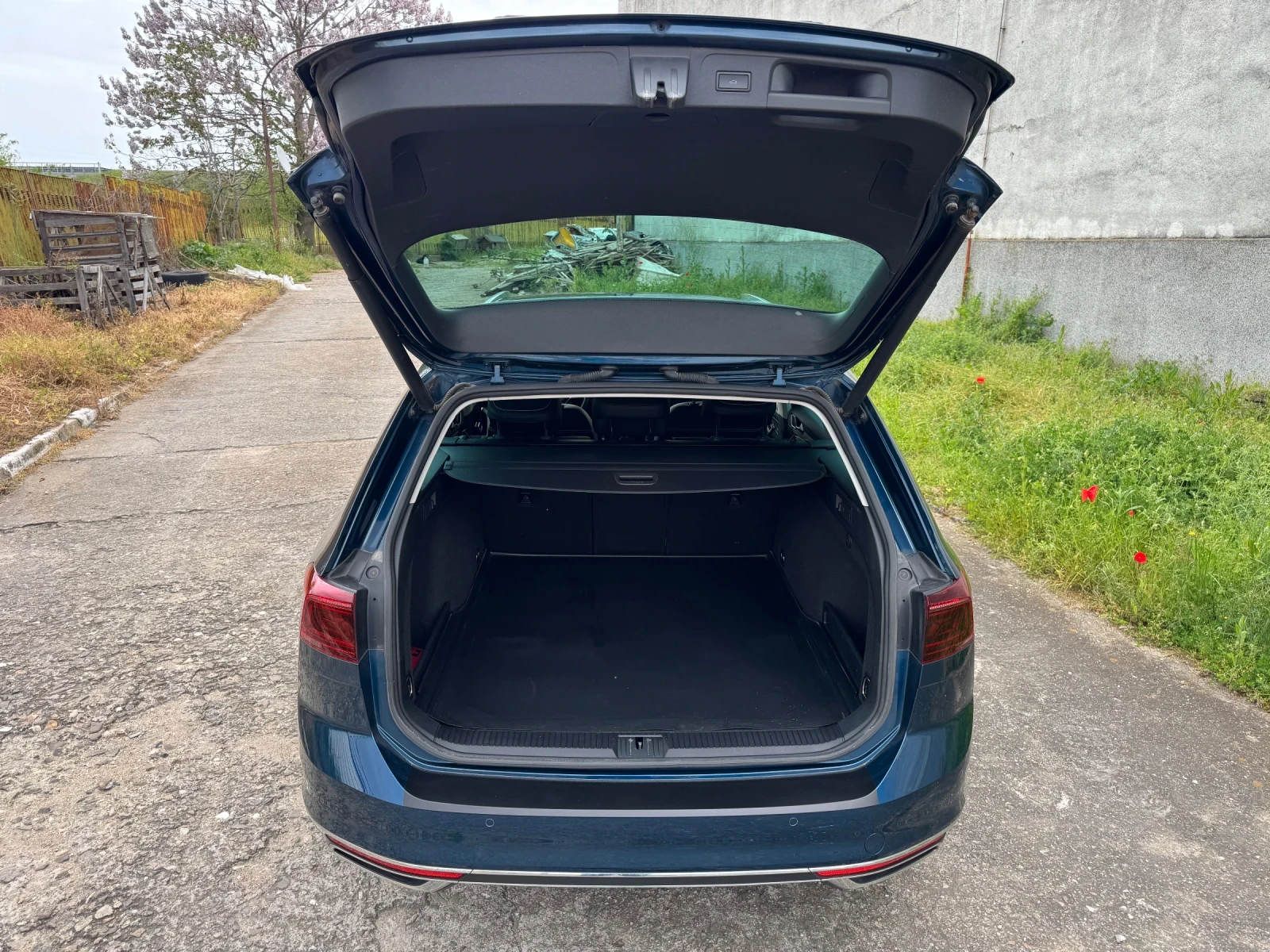 VW Passat 2.0TDI FACELIFT HIGHLINE IQ-LIGHT VIRTUAL, снимка 13 - Автомобили и джипове - 54478907