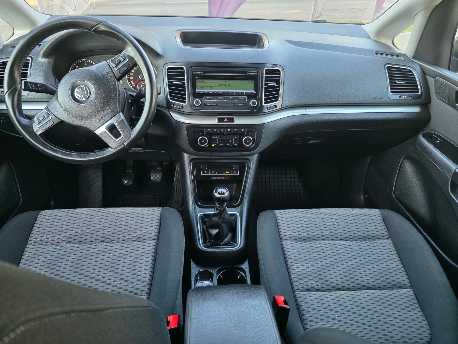 VW Sharan 2.0 TDI 140 к.с., снимка 9 - Автомобили и джипове - 54597817