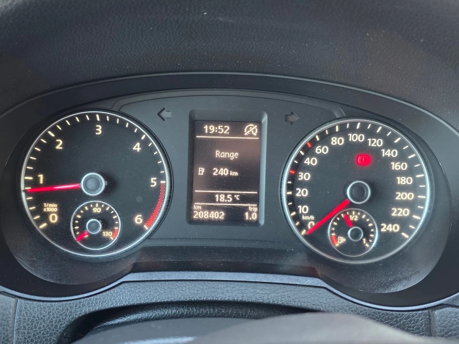 VW Sharan 2.0 TDI 140 к.с., снимка 13 - Автомобили и джипове - 54597817