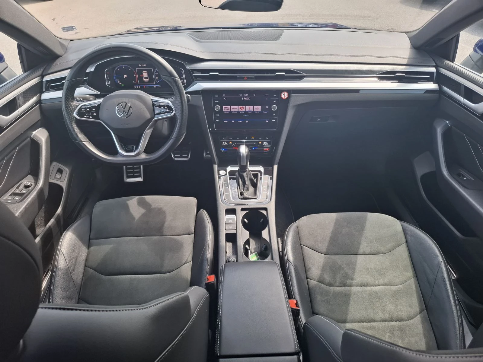 VW Arteon 2.0 TDI DSG R-Line Гаранция, снимка 8 - Автомобили и джипове - 54815535