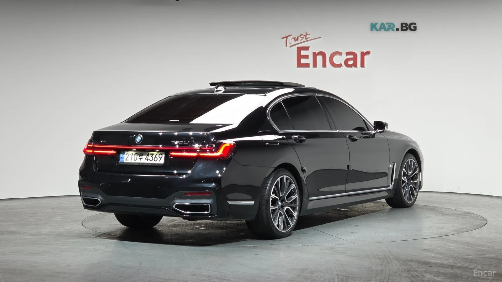 BMW 740 * M* SPORT* ОБДУХВАНЕ* НАВИГАЦИЯ* ПОДГРЕВ* 360* ПА, снимка 3 - Автомобили и джипове - 54906185