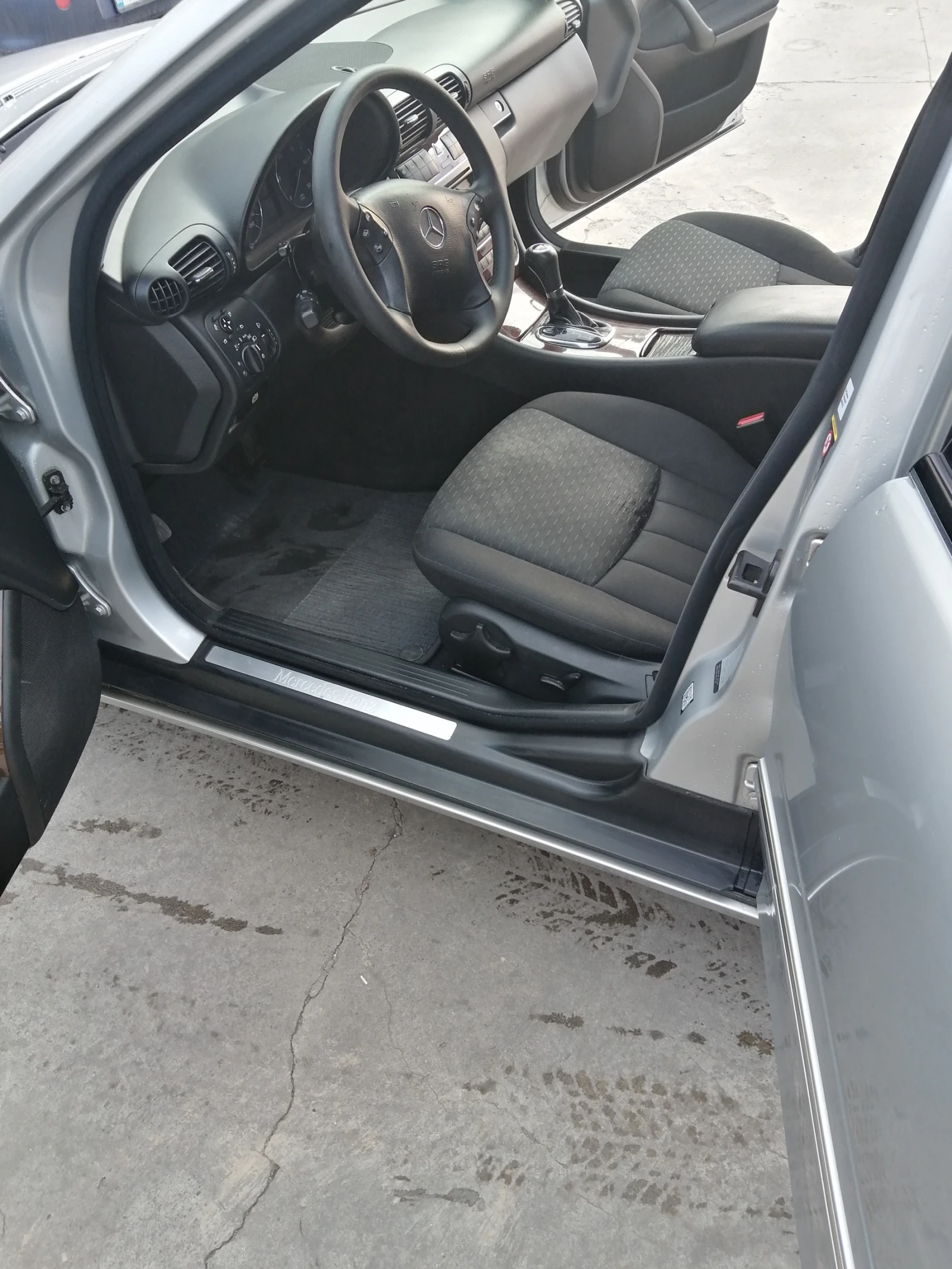 Mercedes-Benz C 220, снимка 5 - Автомобили и джипове - 55071842