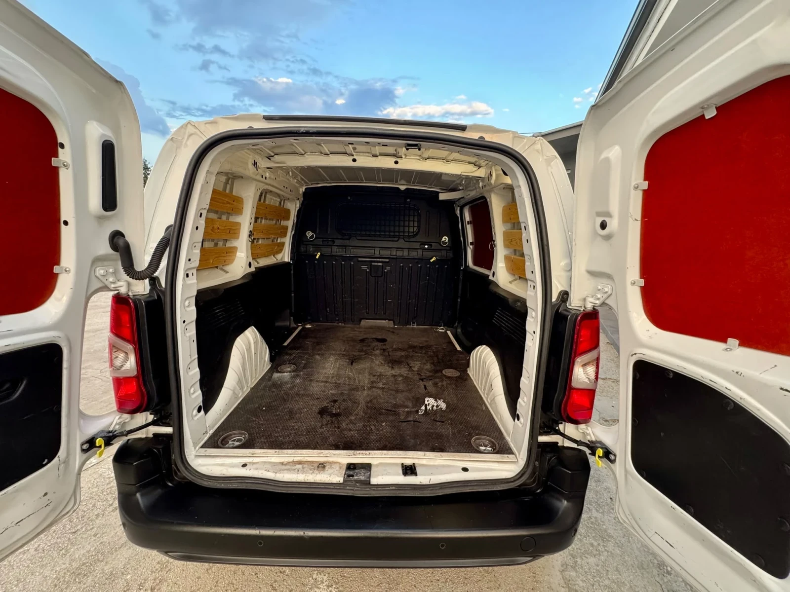 Citroen Berlingo 1.5 HDI euro 6, снимка 12 - Автомобили и джипове - 55607909