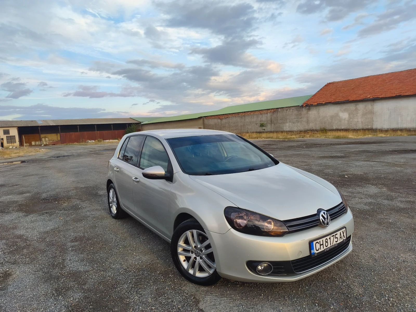 VW Golf 1.6 ГАЗ, снимка 2 - Автомобили и джипове - 56555013