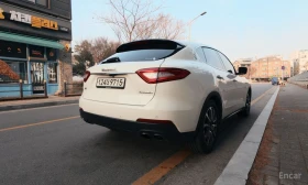 Maserati Levante 3.0* AWD* PREMIUM* ПОДГРЕВ* ОБДУХВАНЕ* LANE* ASSIS, снимка 2