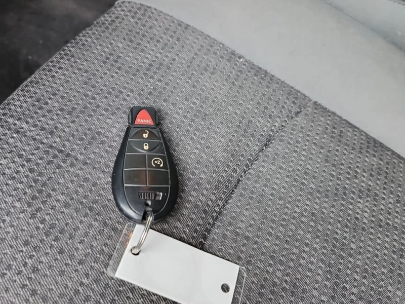 Dodge RAM 1500 * EXPRESS CREW CAB SHORT BED * CARFAX * БЕЗ ПЪРВОН, снимка 8 - Автомобили и джипове - 53271526