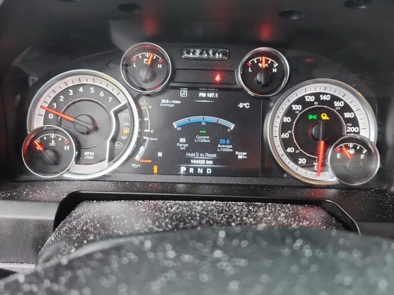 Dodge RAM 1500 * EXPRESS CREW CAB SHORT BED * CARFAX * БЕЗ ПЪРВОН, снимка 9 - Автомобили и джипове - 53271526