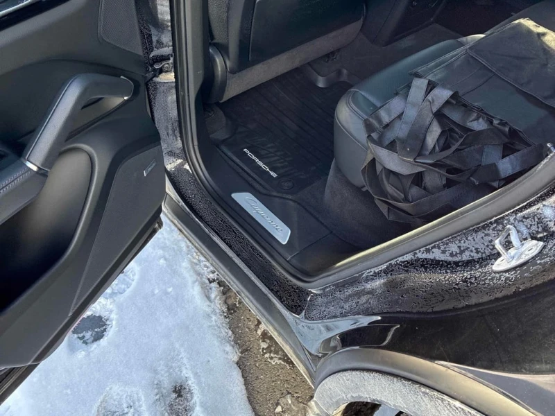 Porsche Cayenne  E HYBRID AWD * ОБДУХВАНЕ* 360 КАМЕРА* ПАНОРАМА* , снимка 13 - Автомобили и джипове - 53386397