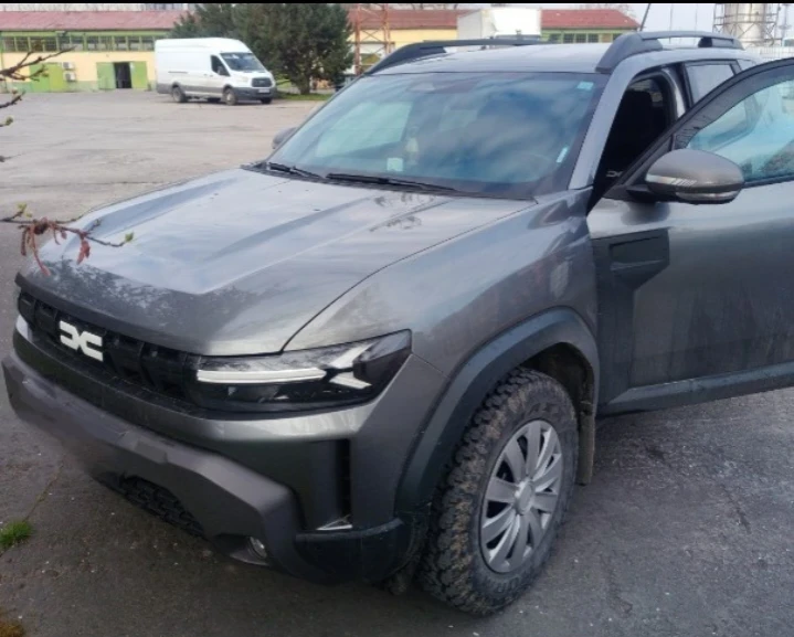 Dacia Duster 1.2, снимка 4 - Автомобили и джипове - 55600665