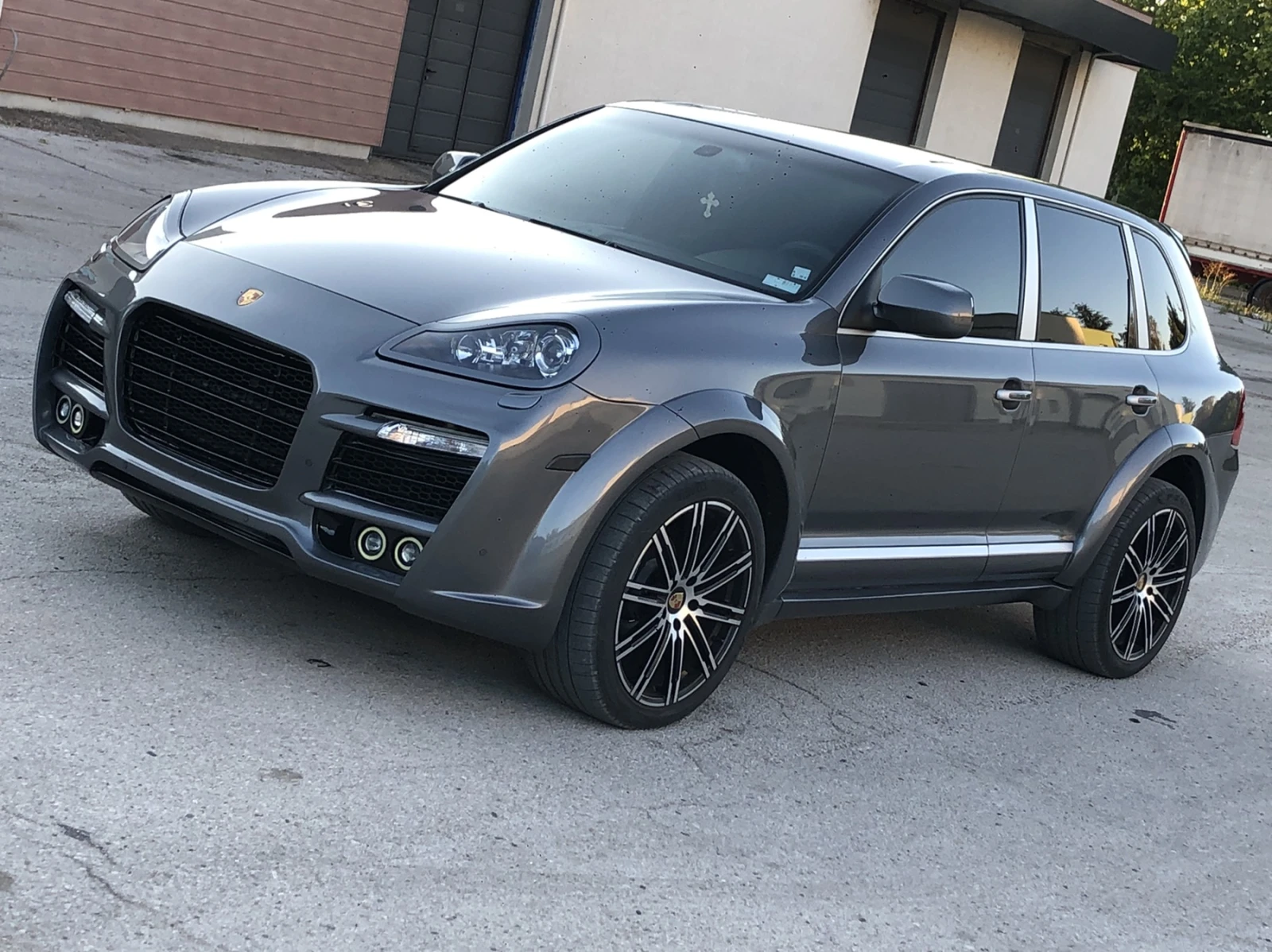 Porsche Cayenne MAGNUM Като Нов - изображение 6