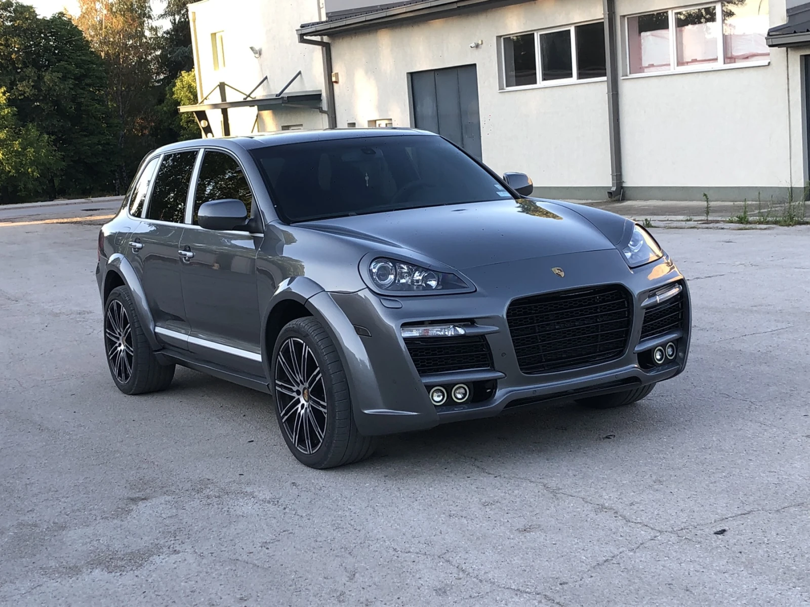 Porsche Cayenne MAGNUM Като Нов - изображение 2