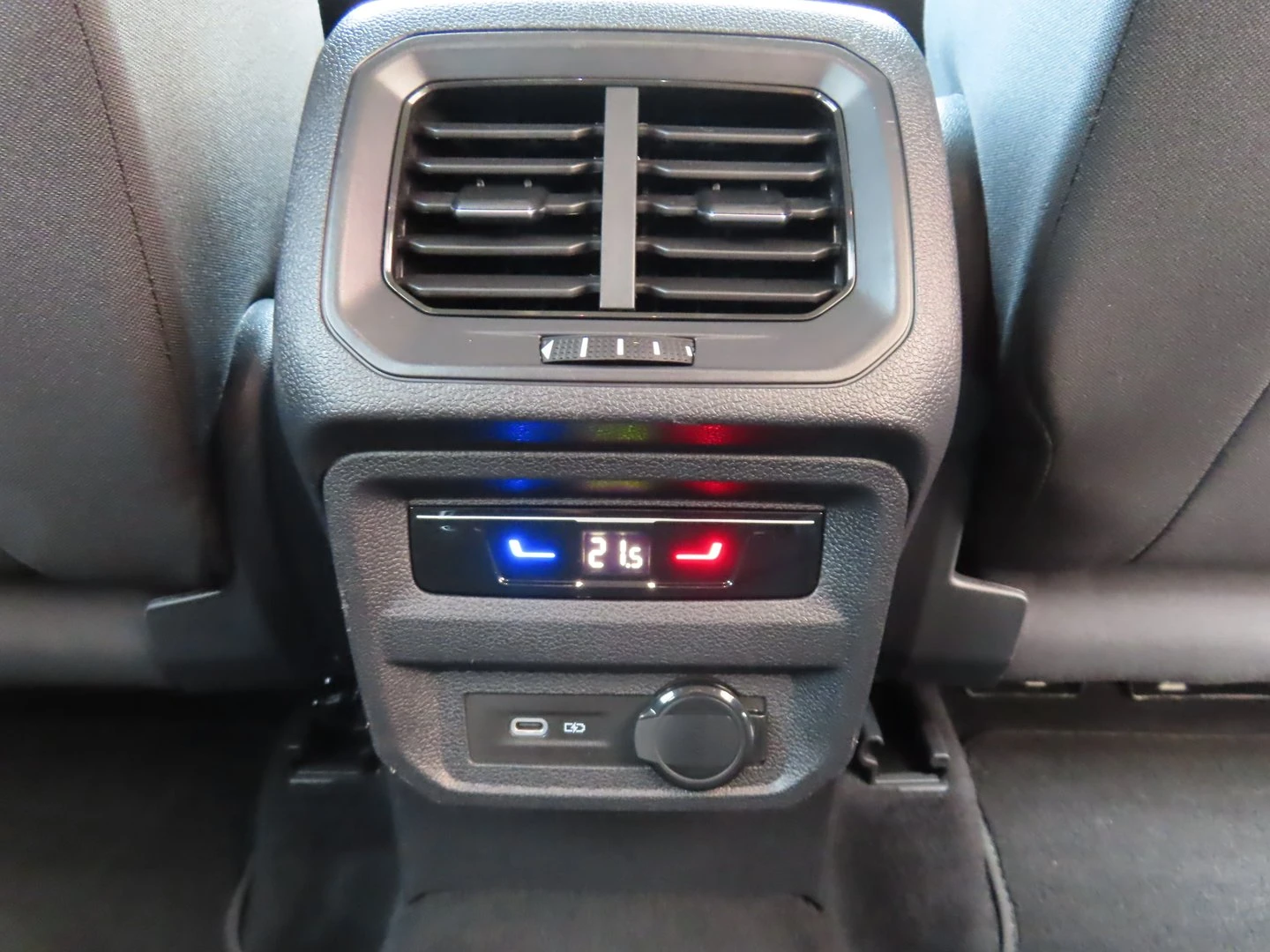 VW Tiguan LWB PA Elegance 2.0TSI 4MOT DSG | Mobile.bg   10