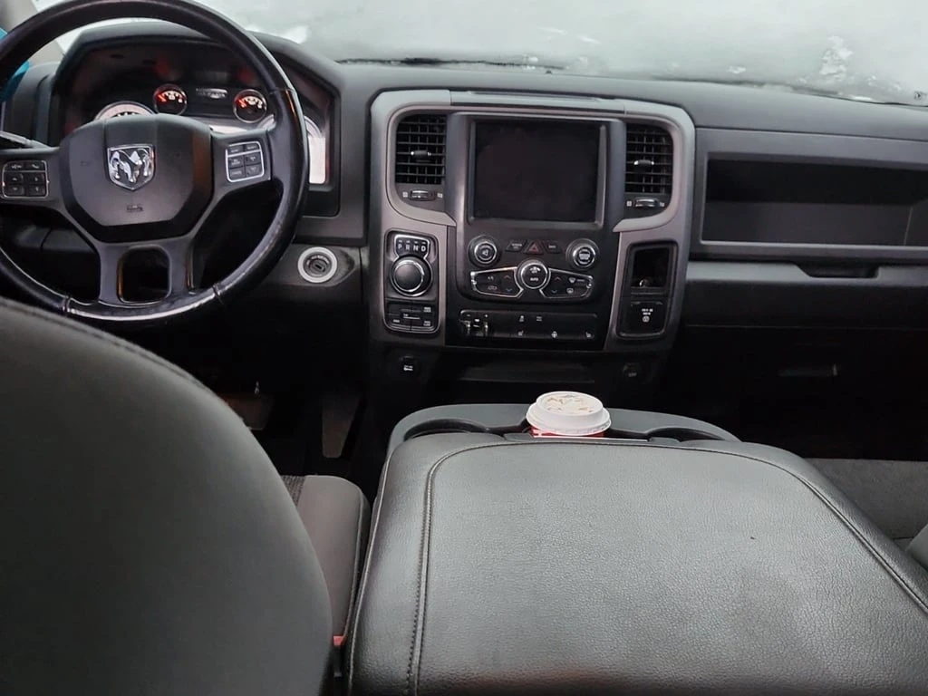 Dodge RAM 1500 * EXPRESS CREW CAB SHORT BED * CARFAX * ��� ������ | Mobile.bg � ����������� 10