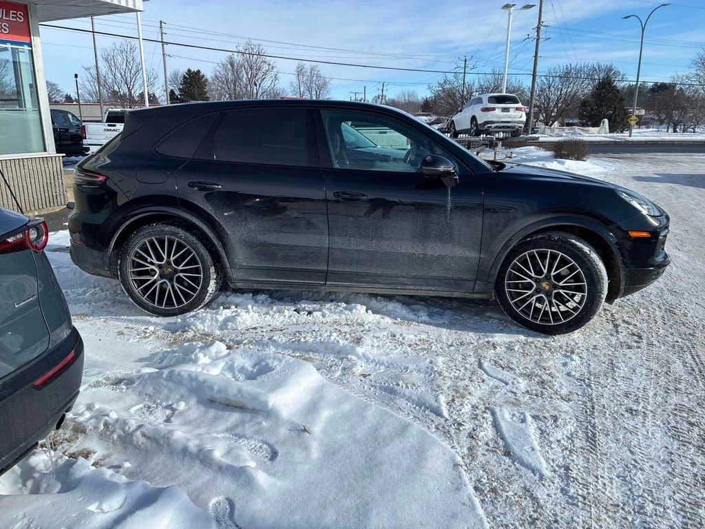 Porsche Cayenne  E HYBRID AWD * ОБДУХВАНЕ* 360 КАМЕРА* ПАНОРАМА*  - изображение 4