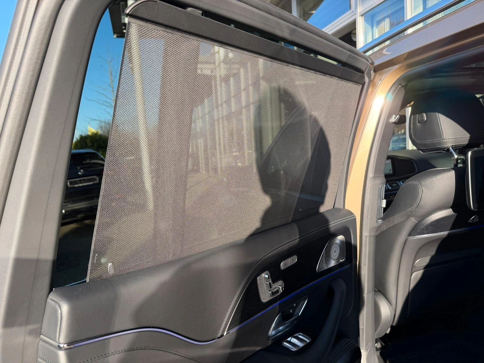 Mercedes-Benz GLS 600 MAYBACH/FACELIFT/E-ACTIVE/TWO-TONE/FIRST CLASS/TV - изображение 10