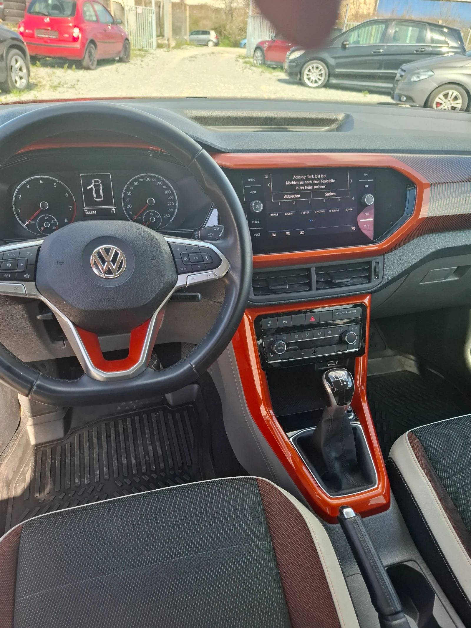 VW T-Cross, снимка 9 - Автомобили и джипове - 54045608