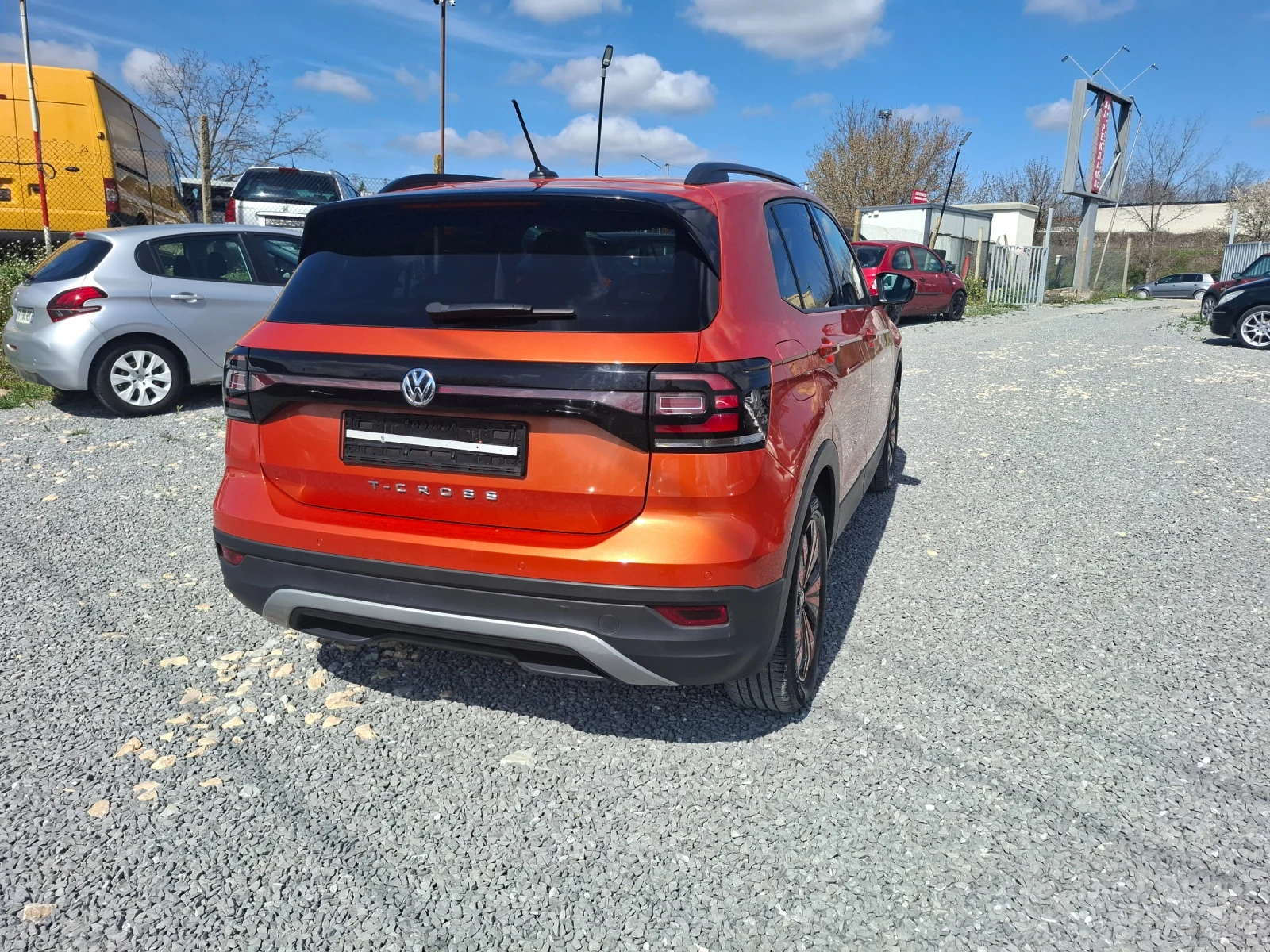 VW T-Cross, снимка 3 - Автомобили и джипове - 54045608