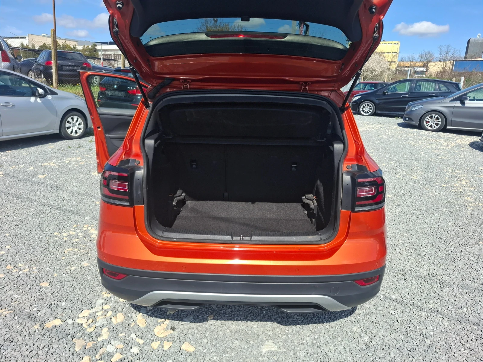 VW T-Cross, снимка 6 - Автомобили и джипове - 54045608