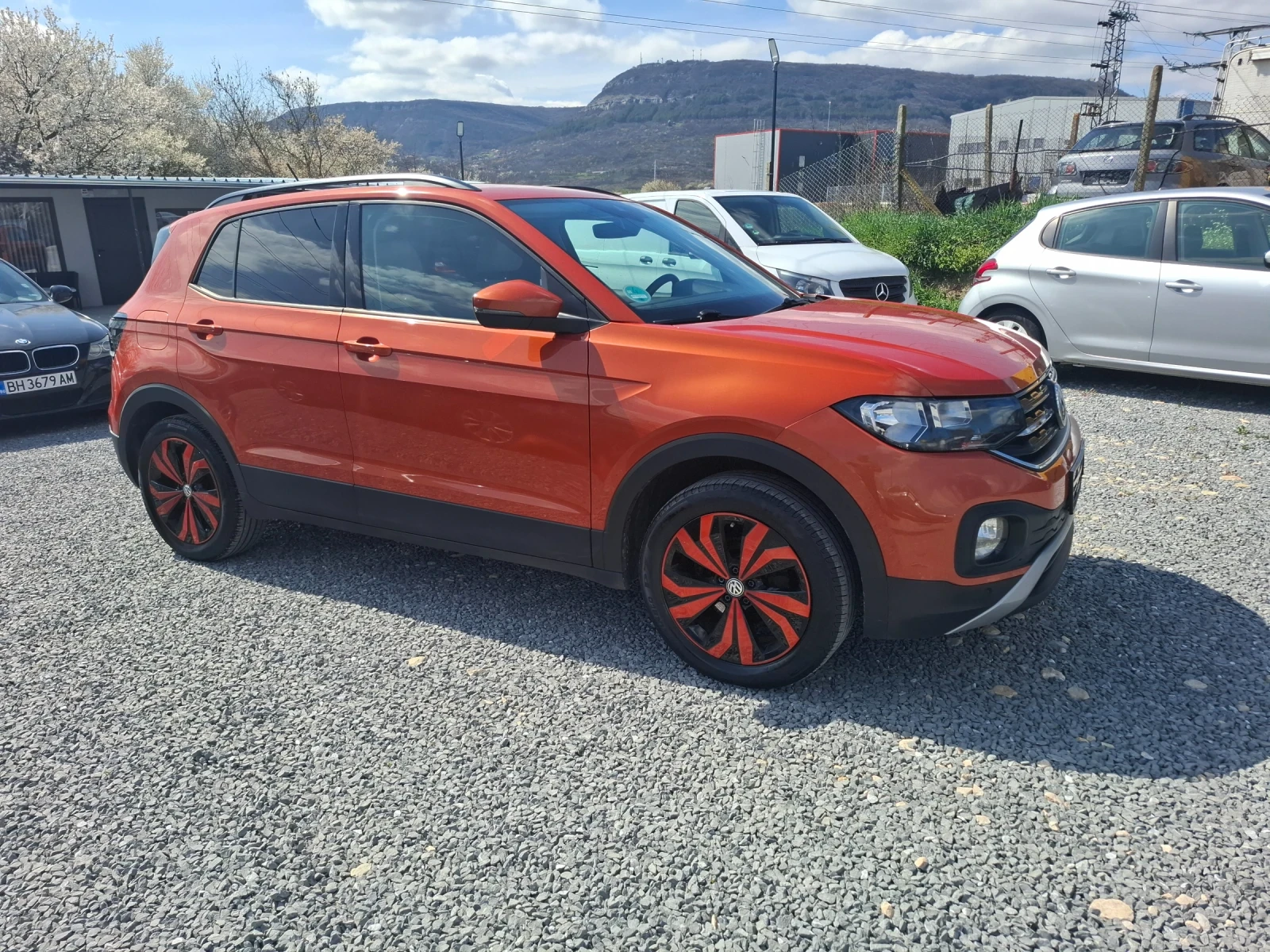 VW T-Cross, снимка 2 - Автомобили и джипове - 54045608