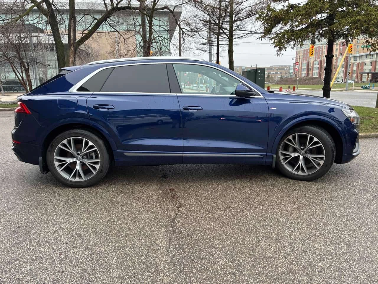 Audi Q8 Technik  CARFAX, снимка 3 - Автомобили и джипове - 54300786