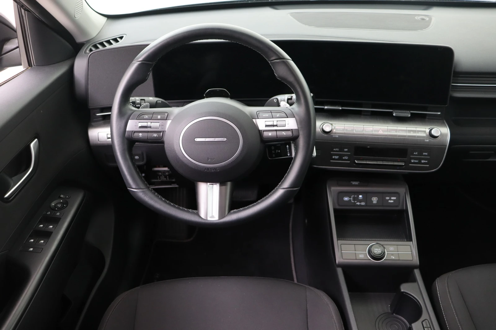 Hyundai Kona, снимка 8 - Автомобили и джипове - 54407507