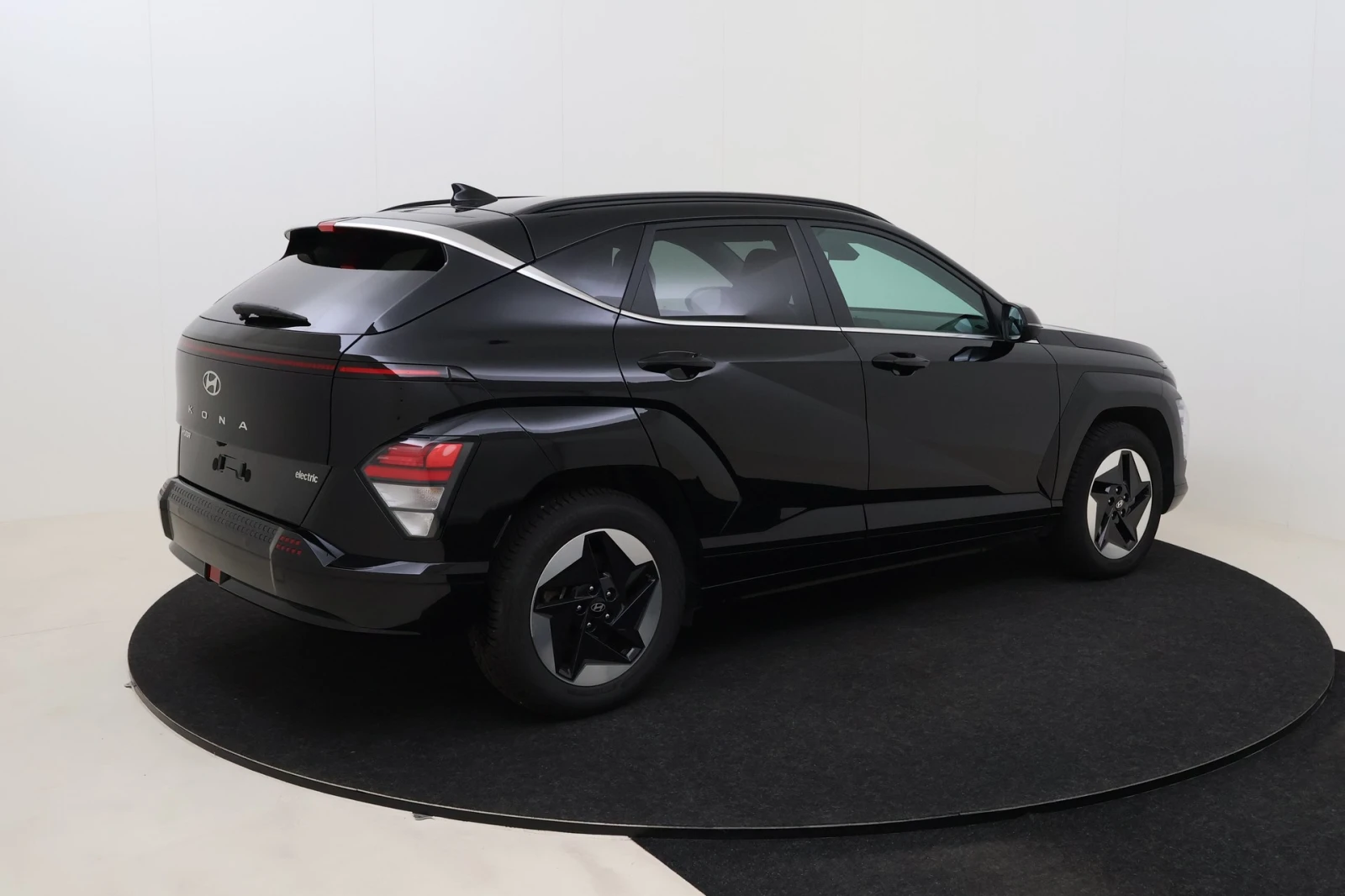 Hyundai Kona, снимка 4 - Автомобили и джипове - 54407507