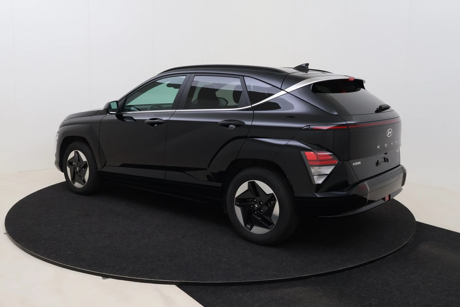 Hyundai Kona, снимка 5 - Автомобили и джипове - 54407507