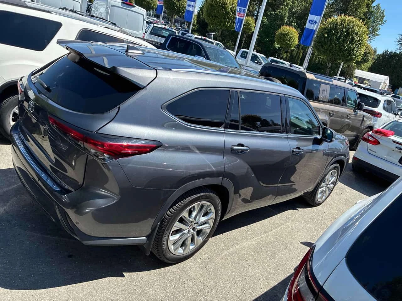 Toyota Highlander * Limited * CARFAX * PANO * ПОДГРЕВИ * KEYLESS, снимка 3 - Автомобили и джипове - 54967406