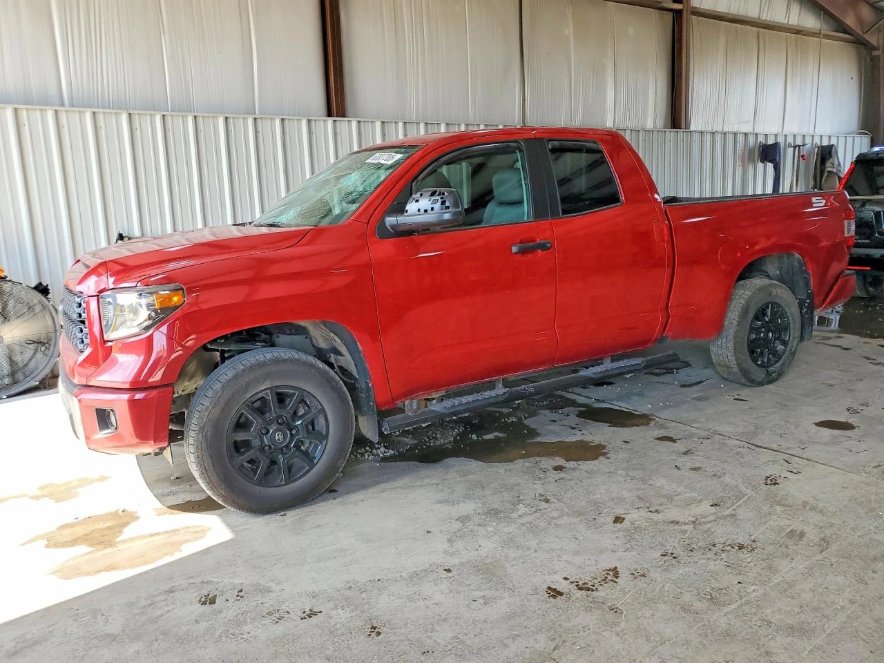 Toyota Tundra 5.7 SR5 * 83 Km