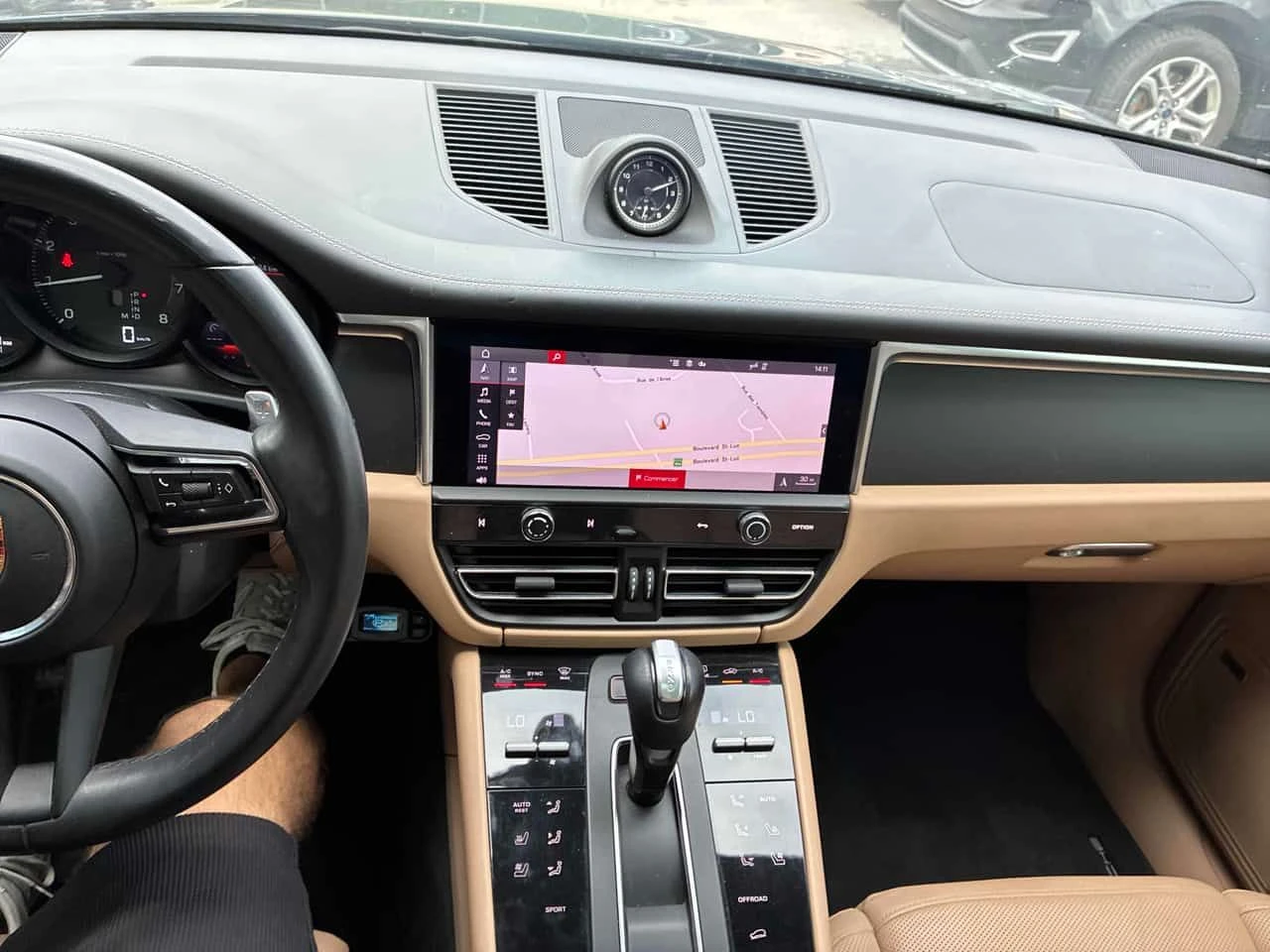 Porsche Macan  AWD / MATRIX / BOSE / 360 / CARFAX, снимка 9 - Автомобили и джипове - 55702179