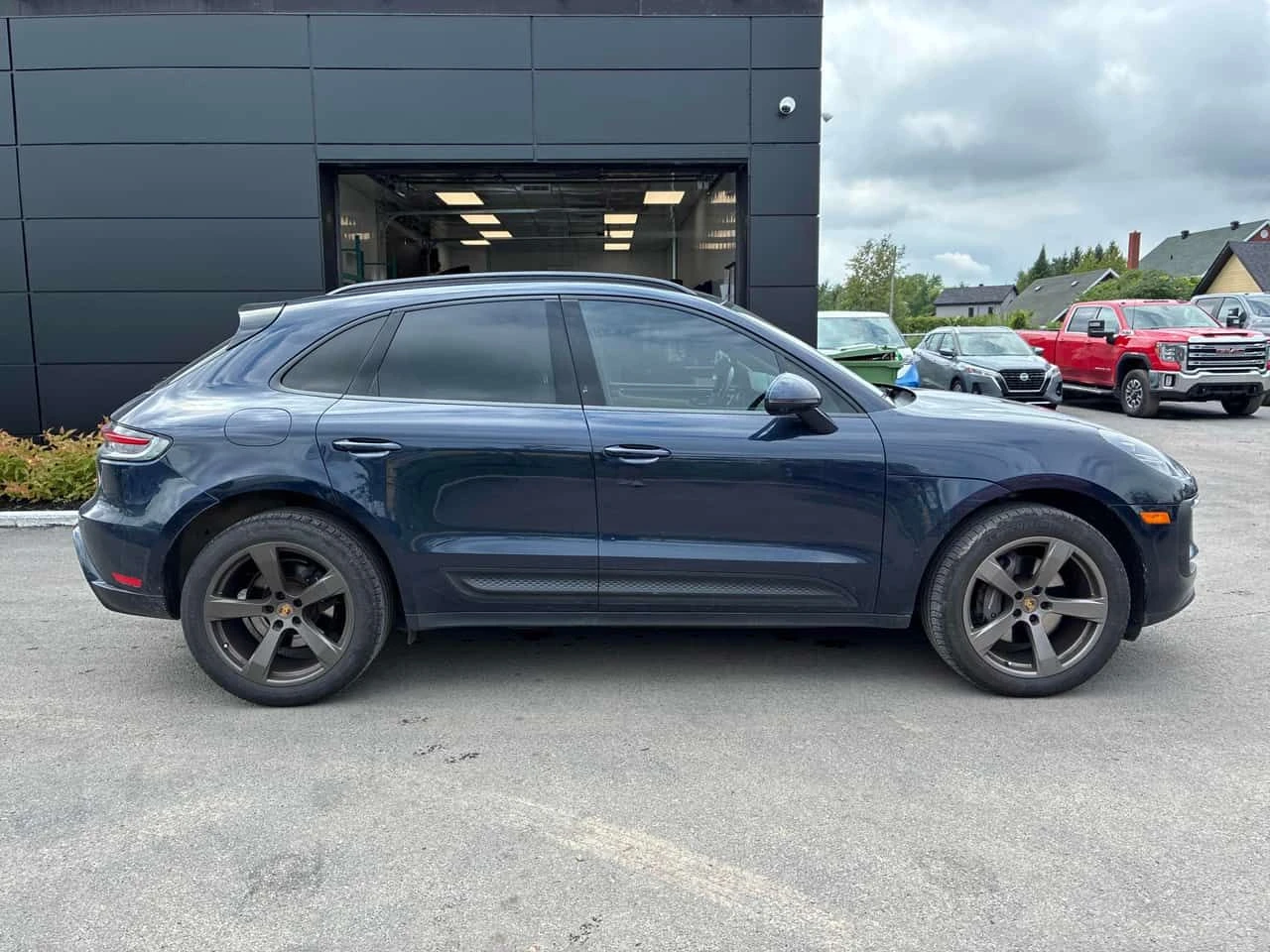Porsche Macan  AWD / MATRIX / BOSE / 360 / CARFAX, снимка 3 - Автомобили и джипове - 55702179