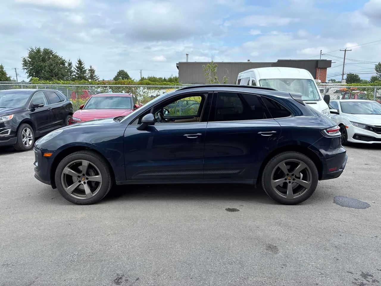 Porsche Macan  AWD / MATRIX / BOSE / 360 / CARFAX, снимка 2 - Автомобили и джипове - 55702179