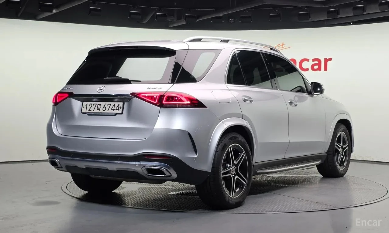 Mercedes-Benz GLE GLE 450 4MATIC | HUD | 360  камера | Кожа | Memory, снимка 2 - Автомобили и джипове - 55852793
