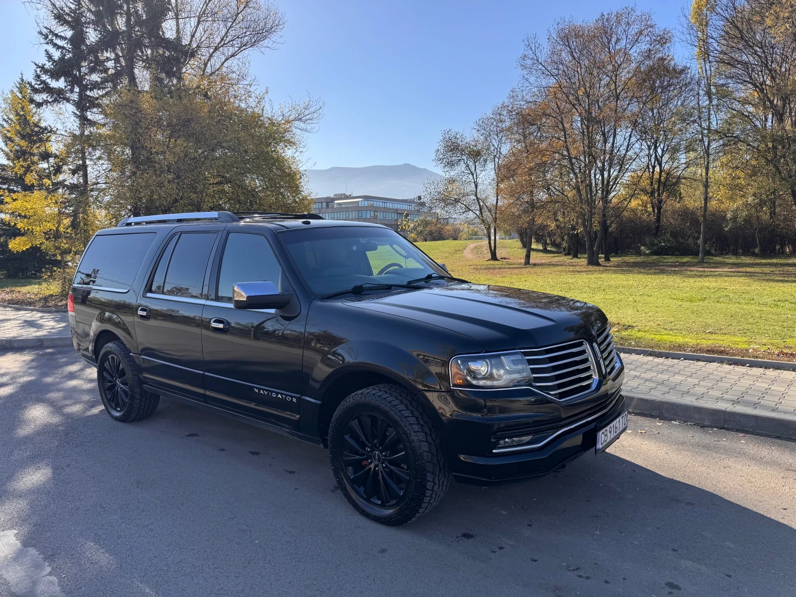 Lincoln Navigator Navigator L 3.5 EcoBoost Select 4WD, снимка 3 - Автомобили и джипове - 55937736